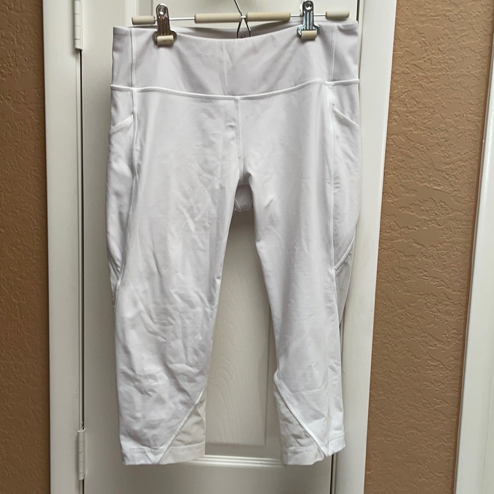 Lululemon size 12 Capri workout pants.